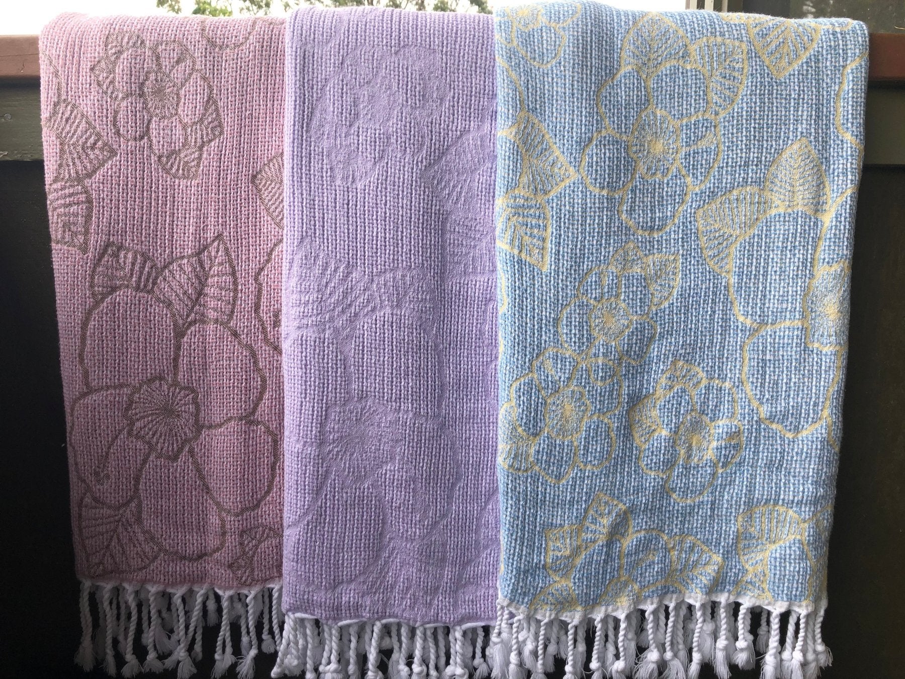 Pure Hibiscus Luxe Hawaiian Beach Towel - Triniskies