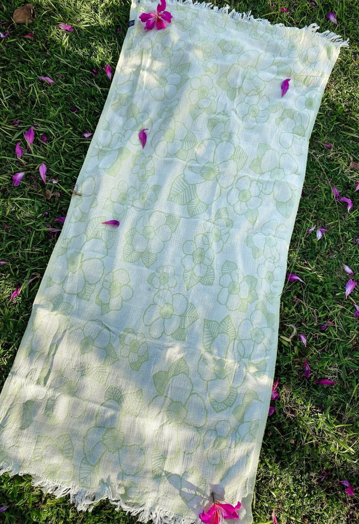Pure Hibiscus Luxe Hawaiian Beach Towel - Triniskies