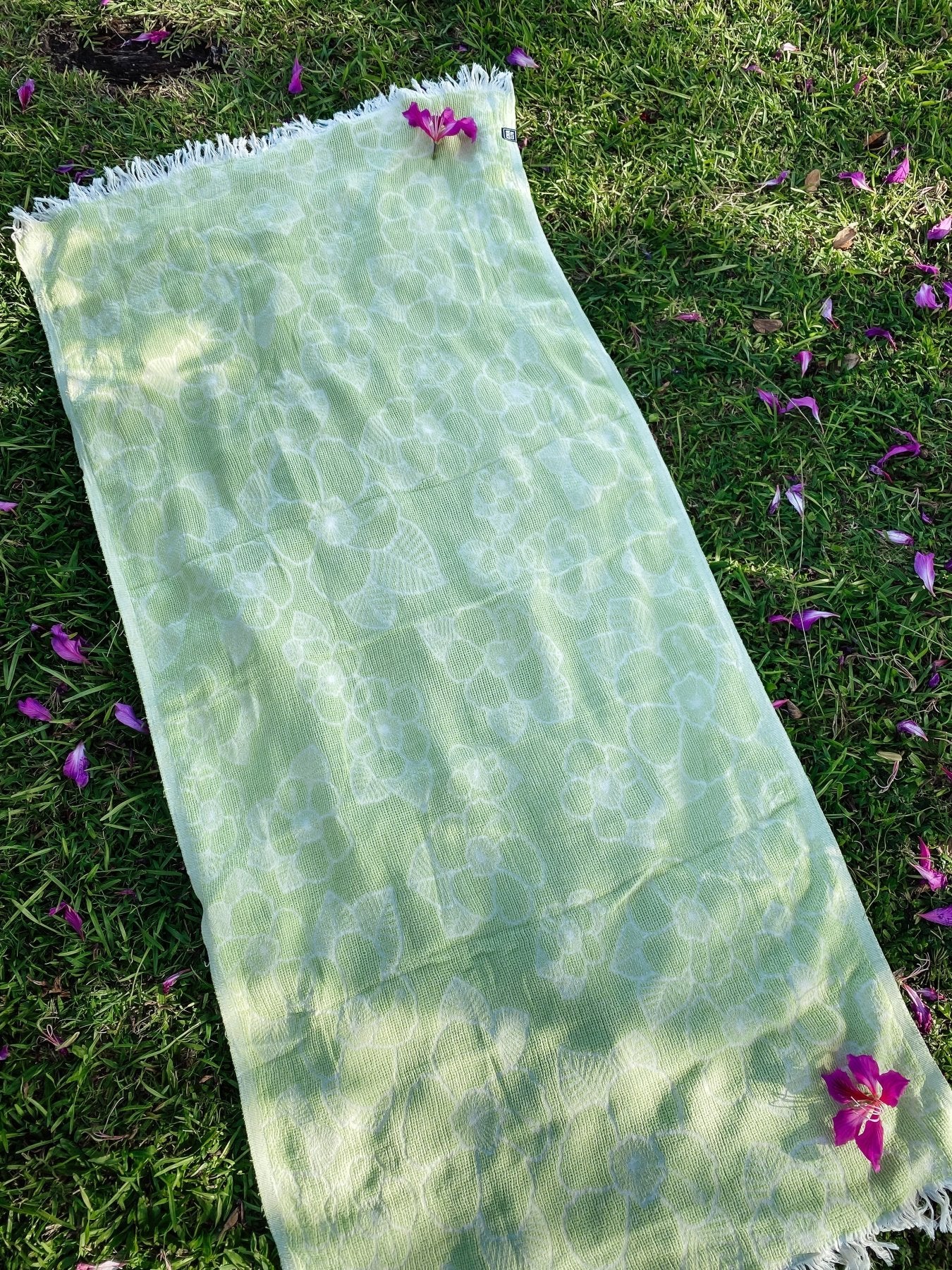 Pure Hibiscus Luxe Hawaiian Beach Towel - Triniskies
