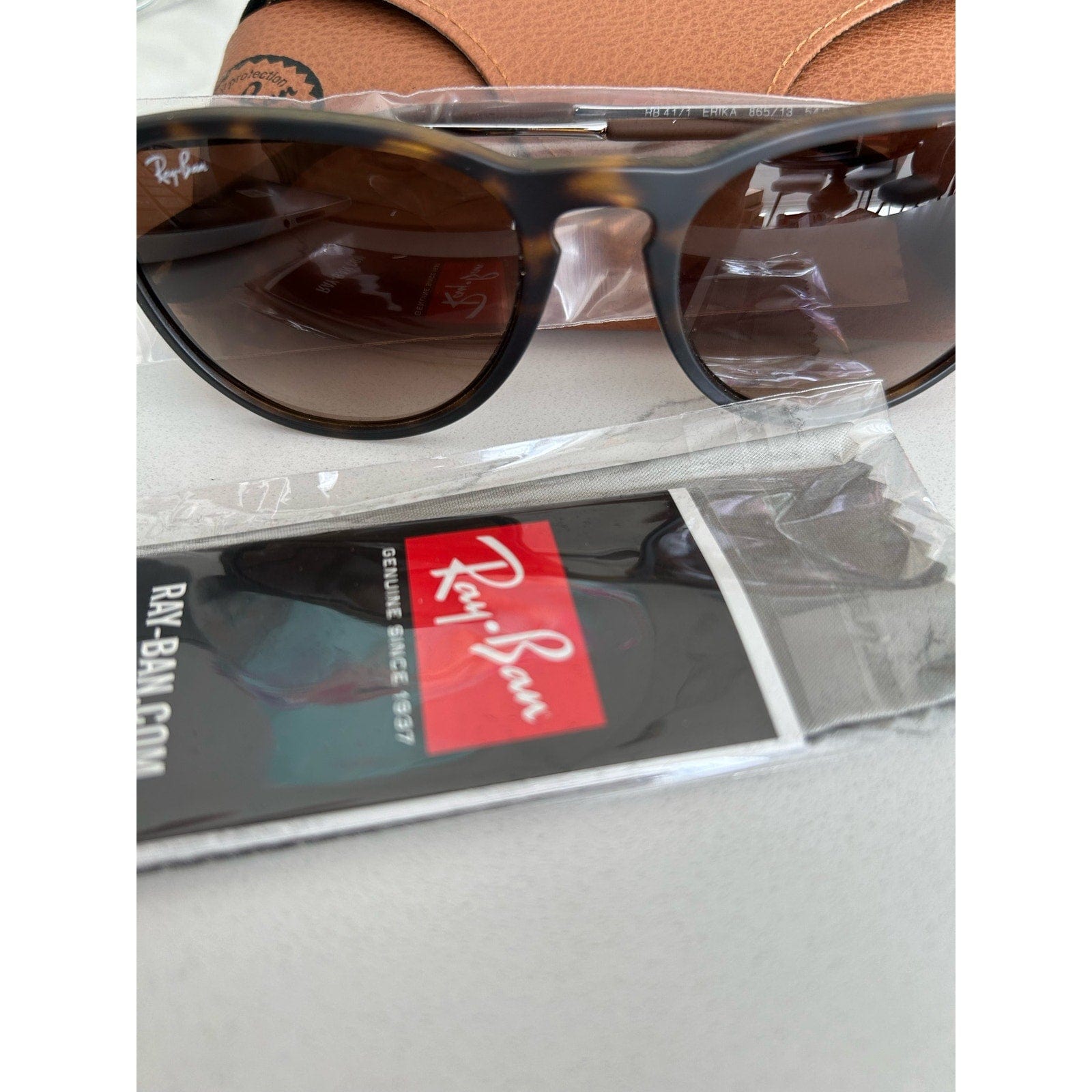 Ray - Ban RB4171 ERIKA Sunglasses for Women - Stylish Round Sunglasses - Triniskies