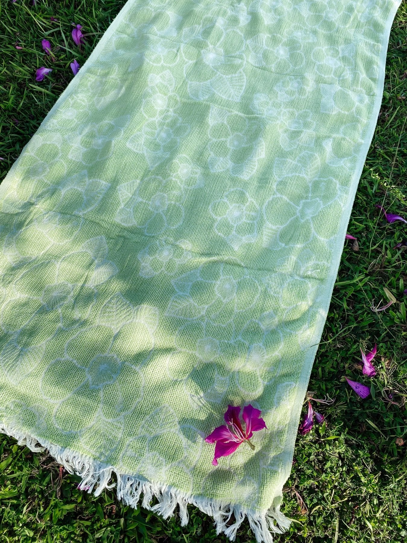 Pure Hibiscus Luxe Hawaiian Beach Towel - Triniskies