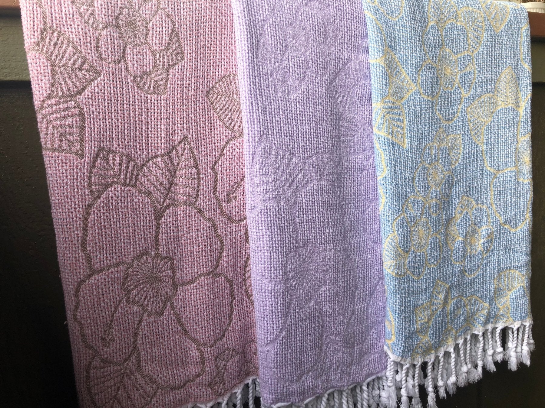 Pure Hibiscus Luxe Hawaiian Beach Towel - Triniskies